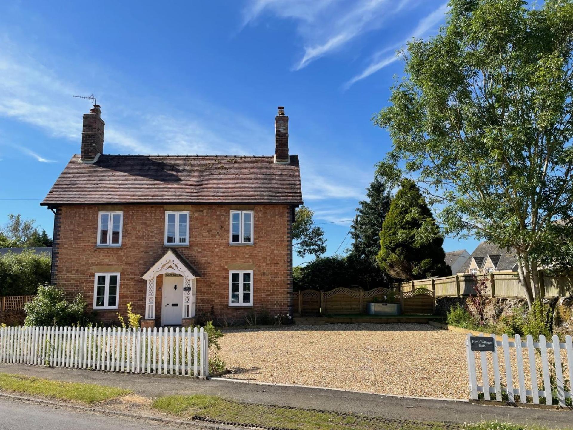Elm Cottage Alvescot Exterior photo